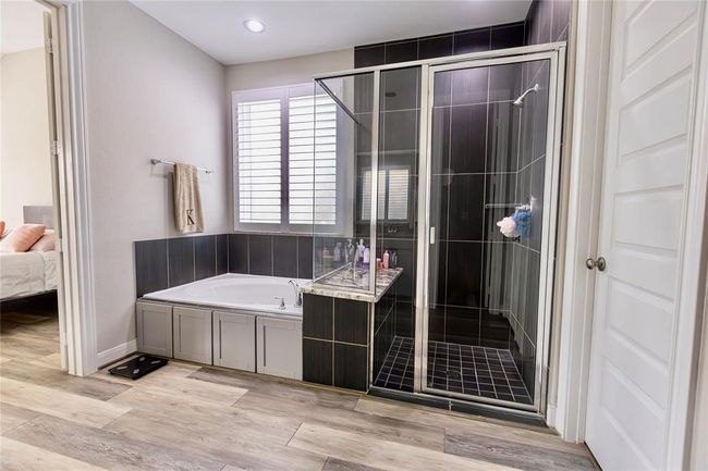 2208 Rocky Shores Ln, House other with 4 bedrooms, 4 bathrooms and 2 parking in Pearland TX | Image 11