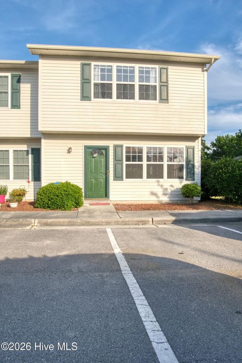 79 Crush Ct, Swansboro, NC, 28584-8366 | Card Image