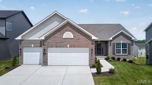 421 Farmhouse Dr, Wentzville, MO, 63385-6045 | Card Image