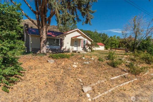 750 4th St, Chelan Falls, WA, 98817 | Card Image