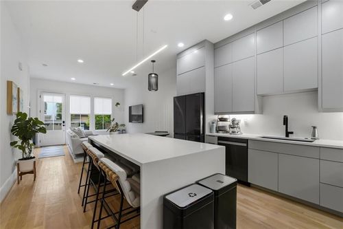 677 Exchange St Se, Atlanta, GA, 30315-1217 | Card Image