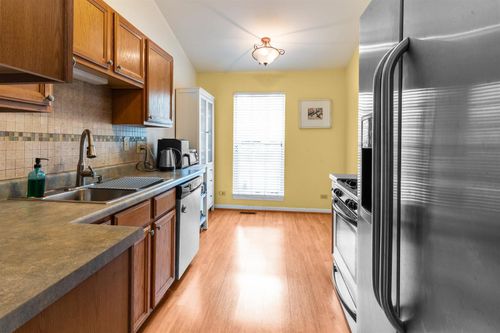 2606 S Embers Ln, Arlington Heights, IL, 60005-4669 | Card Image