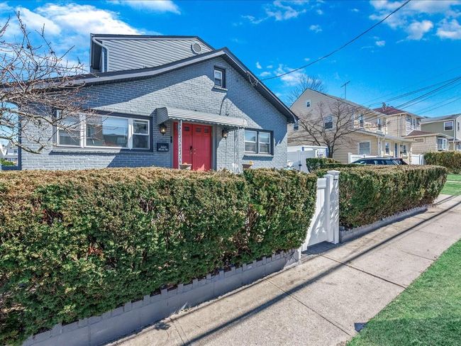 View of front of house with brick siding | Image 36
