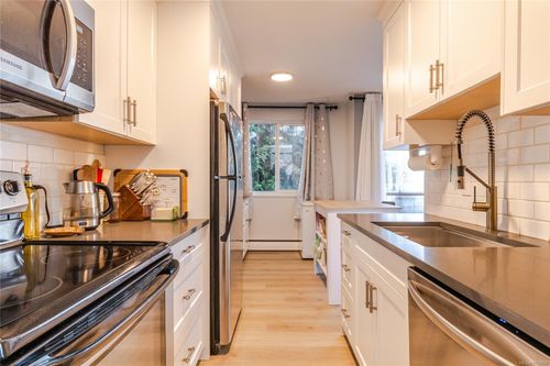 3208-995 Bowen Rd, Nanaimo, BC, V9R2A4 | Card Image