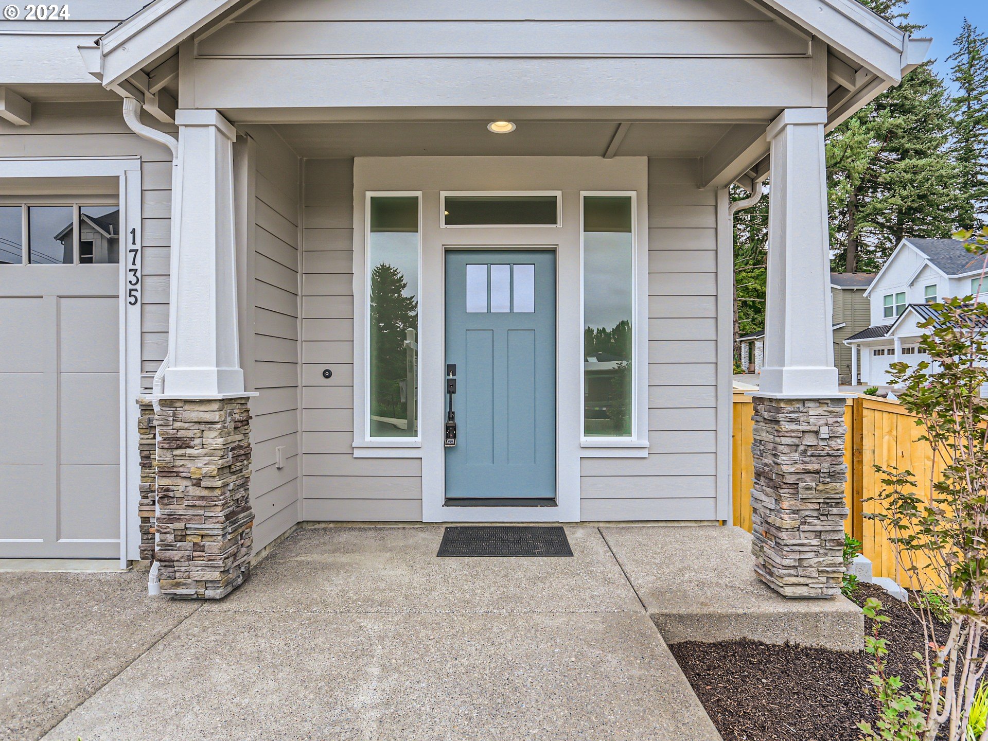 Larkin Ter, Portland, OR 97229