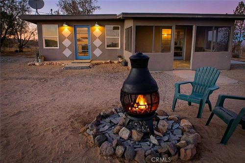 915 Dakota Ln, Landers, CA, 92285 | Card Image