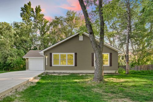2532 W 38th Ave, Hobart, IN, 46342 | Card Image
