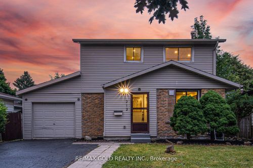 212 Cedarwoods Cres, Kitchener, ON, N2C2J8 | Card Image
