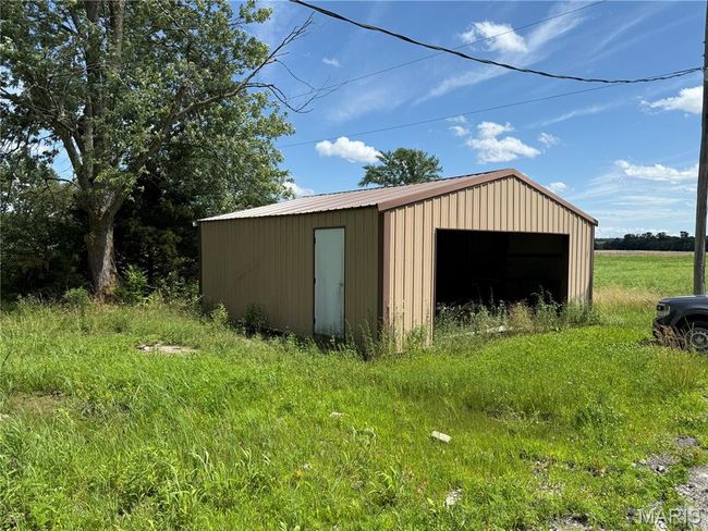 View of outdoor structure | Image 8
