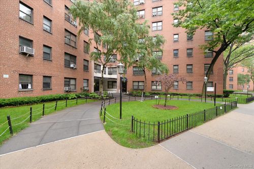 apt-3g-99 66th Rd, Rego Park, NY, 11374-4426 | Card Image