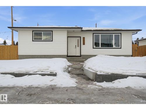 7112 132 Ave Nw, House with 5 bedrooms, 3 bathrooms and null parking in Edmonton AB | Card Image