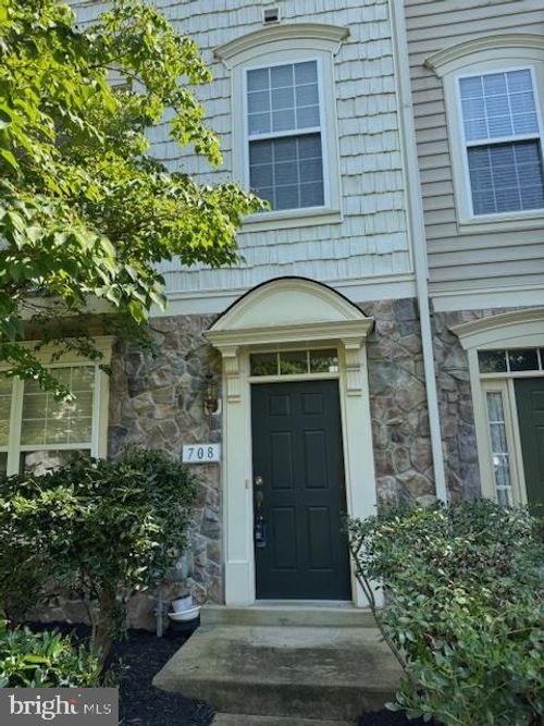 708 Redgate Ln, WOODBRIDGE, VA, 22191-1459 | Card Image
