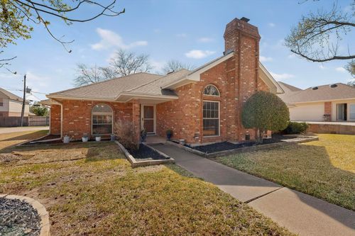 1110 Shady Oak Trl, Mansfield, TX, 76063-4881 | Card Image
