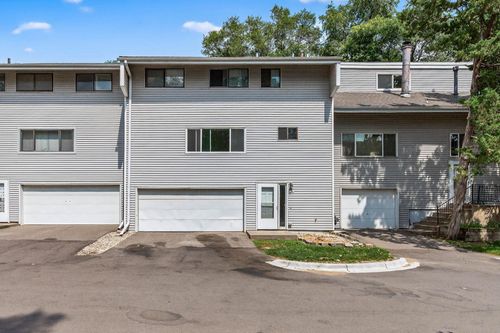6618 Camden Dr, Brooklyn Center, MN, 55430-1631 | Card Image