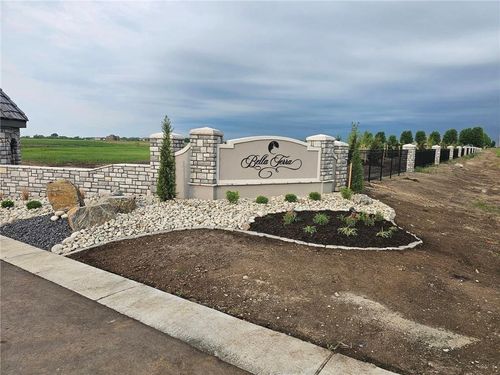 18703 Bella Terra Rd, Raymore, MO, 64080-8803 | Card Image