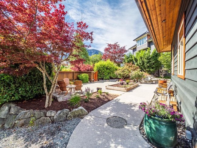 1011 Panorama Place, House other with 4 bedrooms, 3 bathrooms and 5 parking in Squamish BC | Image 25