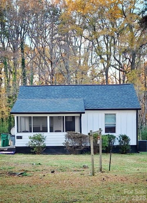 207 Hugh Caldwell Rd, Charlotte, NC, 28214-9303 | Card Image