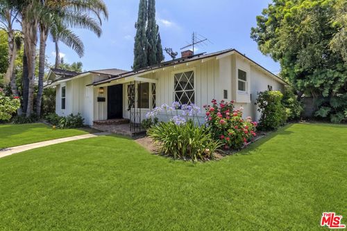 6957 Burnet Ave, Van Nuys, CA, 91405-3557 | Card Image