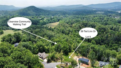 39 Ted Linn Dr, Fairview, NC, 28730-8632 | Card Image