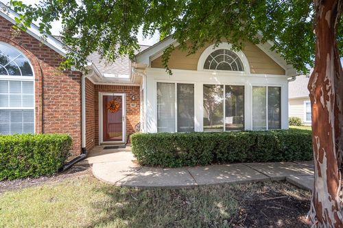 37-1862 Appling Oaks Cir, Cordova, TN, 38016-4951 | Card Image