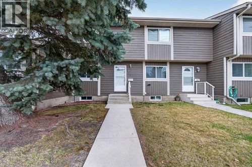 14736 Deerfield Dr Se, Calgary, AB, T2J5Y1 | Card Image