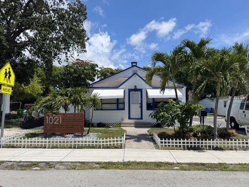 f2-1021 Ne 33rd St, Oakland Park, FL, 33334-2717 | Card Image
