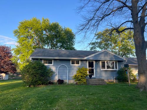8802 S 79th St, Franklin, WI, 53132-9765 | Card Image
