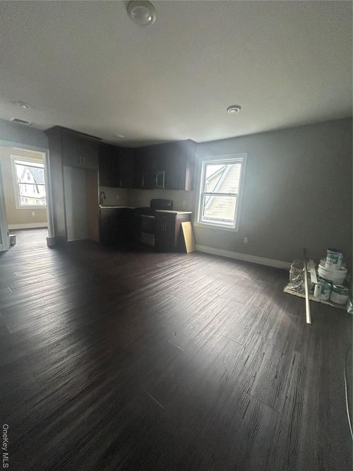 41 Chapman Pl, Bay Shore, NY, 11706-7434 | Card Image