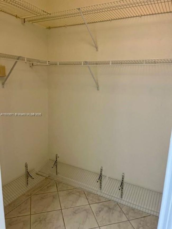 0 - 6983 Sw 161 St Pl, House other with 3 bedrooms, 3 bathrooms and null parking in Miami FL | Image 12