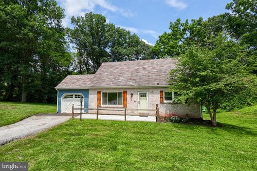 35 Locust Cir, ETTERS, PA, 17319-9711 | Card Image