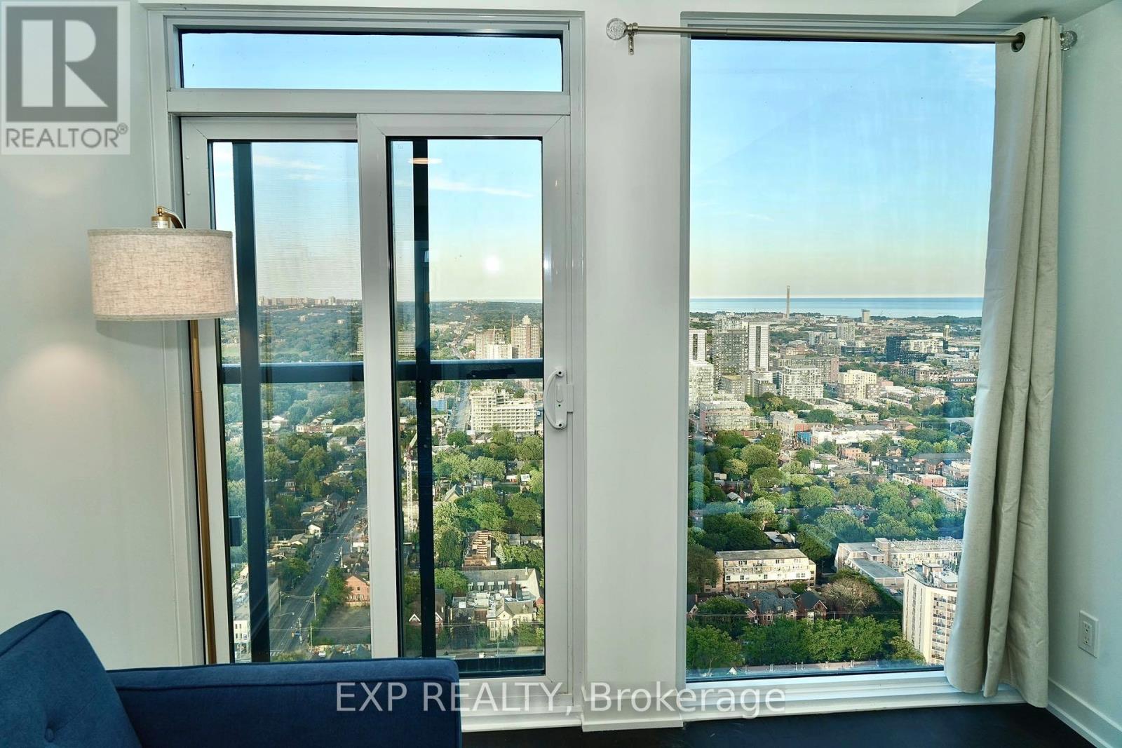 Residential Lease in Toronto (Moss Park) 3