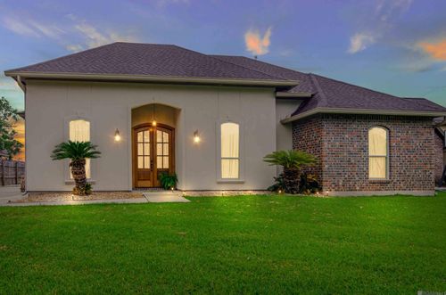 42248 Conifer Rd, Gonzales, LA, 70737-7562 | Card Image