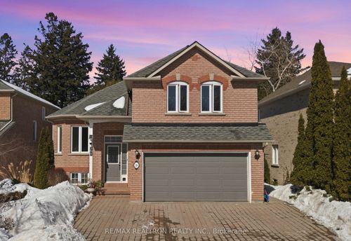 28 Headwater Cres, Richmond Hill, ON, L4E4G1 | Card Image