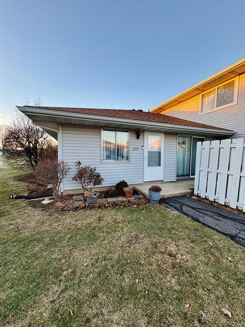 2347-2347 Carnation Dr, Crest Hill, IL, 60403-1603 | Card Image