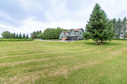 287 Lakeview Drive, Derby, VT, 05829 | Card Image