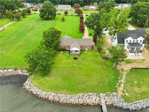 8950 Cook Dr, Hayes, VA, 23072-3863 | Card Image