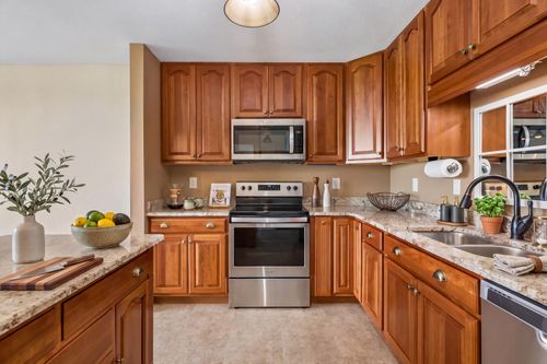 906-6500 Woodlake Dr, Richfield, MN, 55423-1390 | Card Image