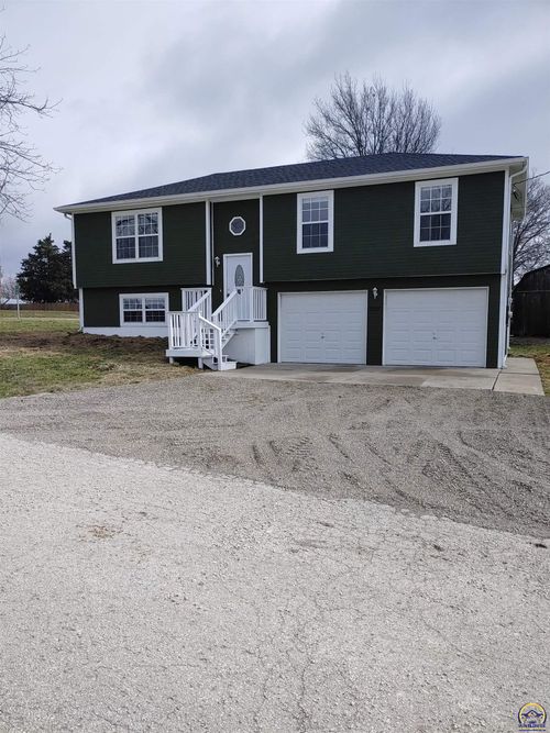 500 S Summit St, Mc Louth, KS, 66054-5131 | Card Image