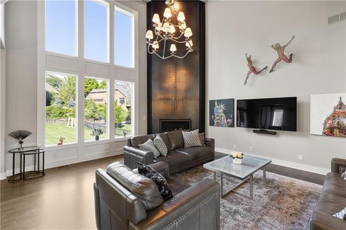 5947 N Cosby Ave, Kansas City, MO, 64151-4767 | Card Image