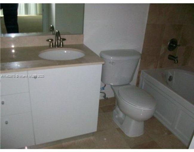 APT-304 - 2100 Van Buren St, Condo with 1 bedrooms, 1 bathrooms and null parking in Hollywood FL | Image 6