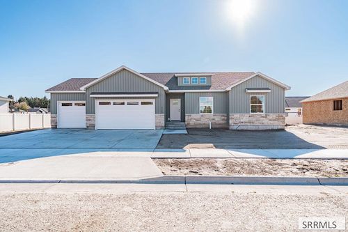 518 Boxwood Dr, Idaho Falls, ID, 83402-1236 | Card Image