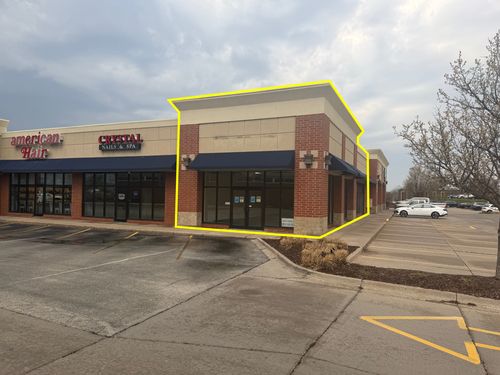 2884 Devils Glen Rd, Bettendorf, IA, 52722-3318 | Card Image