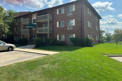 apt-1a-900 N Lakeside Dr, Vernon Hills, IL, 60061-2666 | Card Image