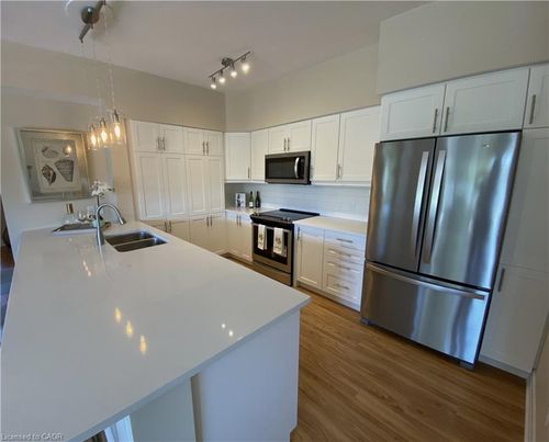 {{alt}} | Card Image