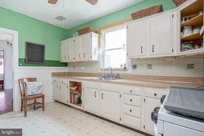 86 E 3 Rd St, Home with 2 bedrooms, 2 bathrooms and null parking in MOORESTOWN NJ | Image 11