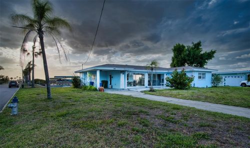 210 21st St Ne, BRADENTON, FL, 34208-1627 | Card Image