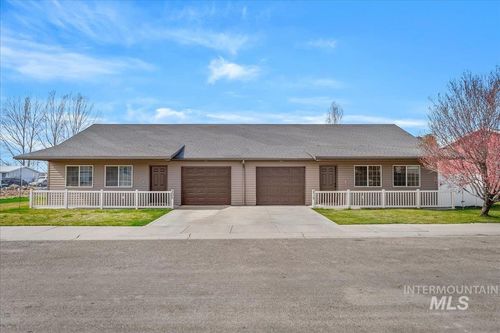 215 Little Cedar Dr, Hansen, ID, 83334-7703 | Card Image