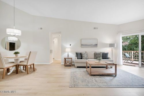 312-5744 Oak Bend Ln, Oak Park, CA, 91377-5609 | Card Image
