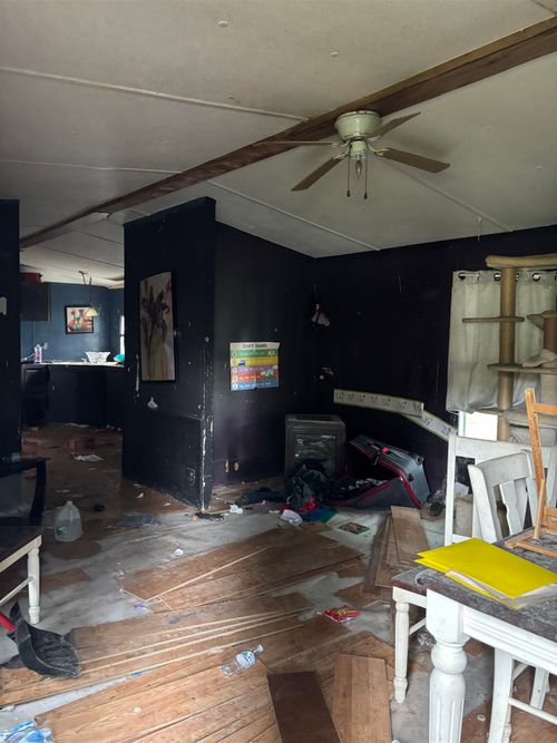 5401 Pine Dr, Croswell, MI, 48422-9479 | Card Image