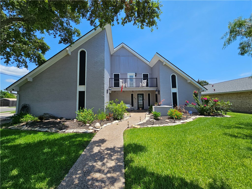 San Saba Dr, Portland, TX 78374